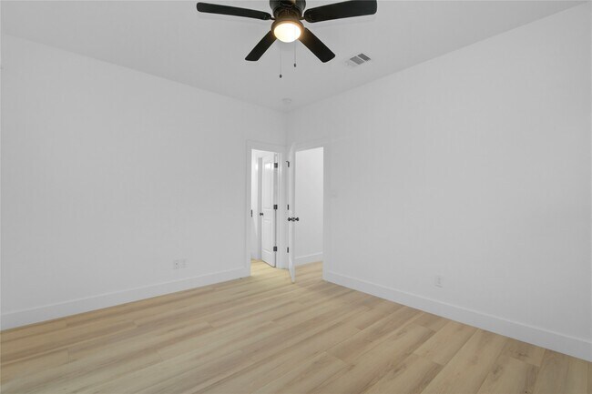 Building Photo - 8412 Sunnyhill St