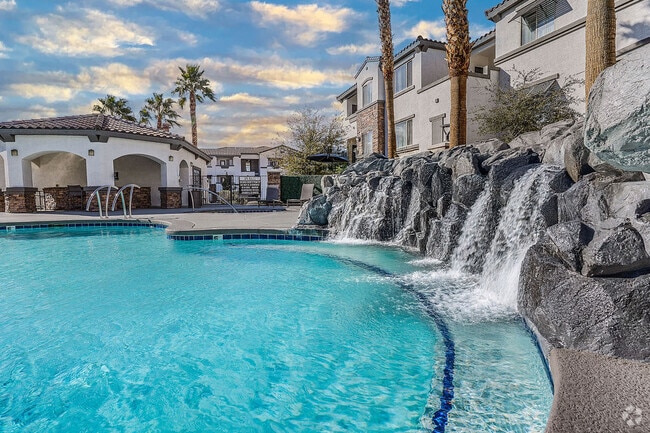 Resort Style Pool - Cornerstone Park