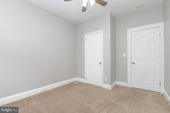 Building Photo - 2811 Mayfield Ave
