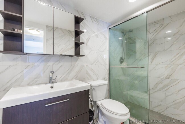Building Photo - 3801 S Ocean Dr