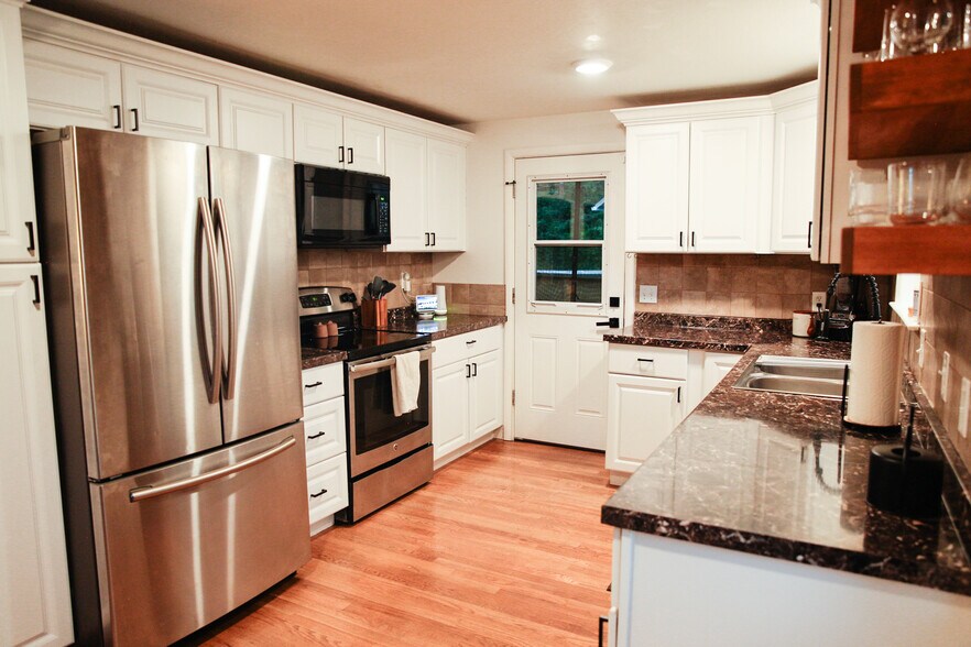 Building Photo - 1836 Homer Ct