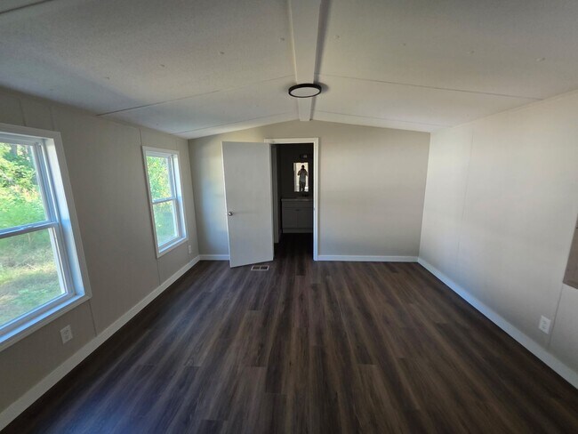 Building Photo - Lake Cherie Mobile Estates