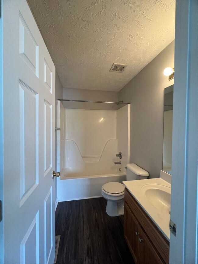 Building Photo - MOVE IN SPECIAL!  HALF OFF FIRST MONTHS RENT!