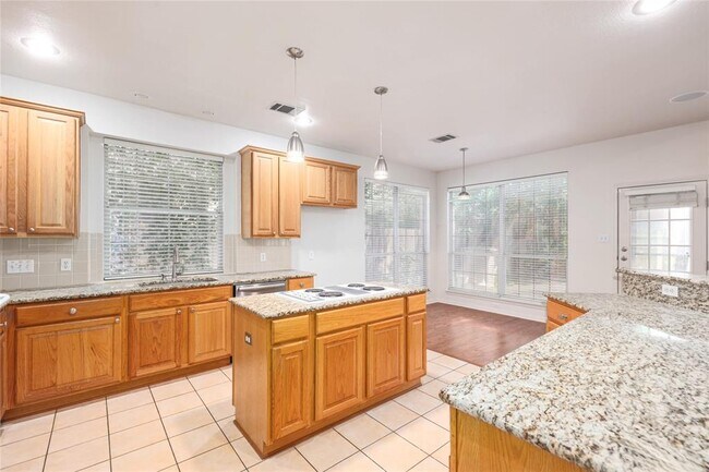 Building Photo - 6008 Sierra Leon
