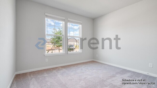 Building Photo - 27327 Blue Pool Dr