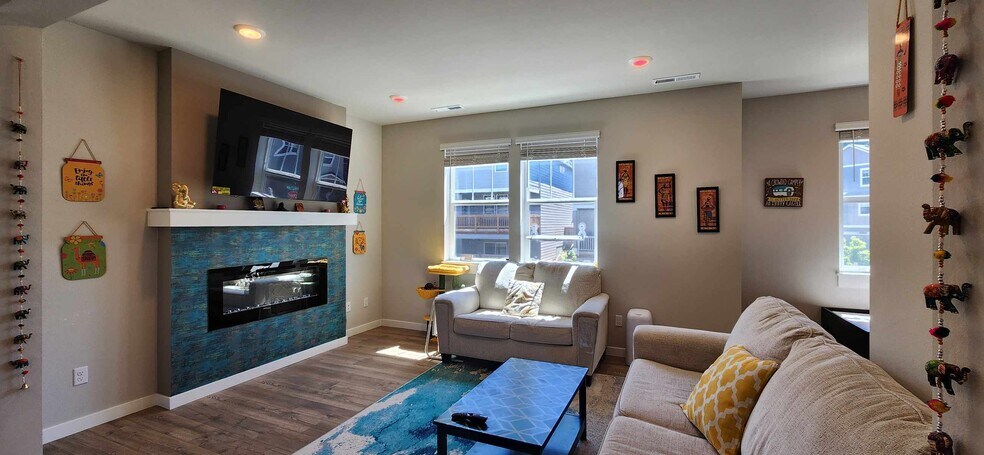 Building Photo - 13114 13th Park W