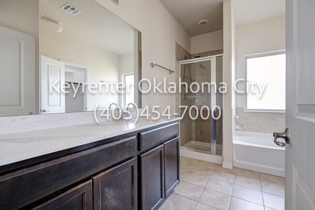 Building Photo - Stunning 5BD, 2 1/2 BTH Home Seconds away from John Kilpatrick Turnpike in YUKON!