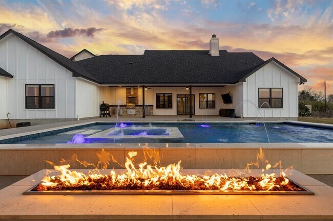 Building Photo - 479 Brown Rd