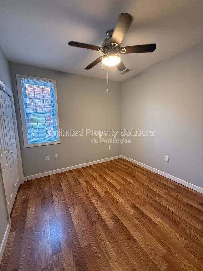 Building Photo - 5220 Christian Dr