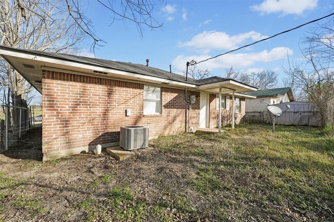 Building Photo - 455 Longstreet Rd