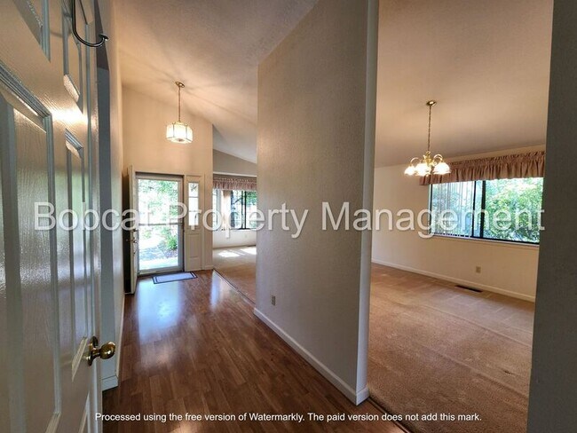 Building Photo - 1740 Cedarwood Dr