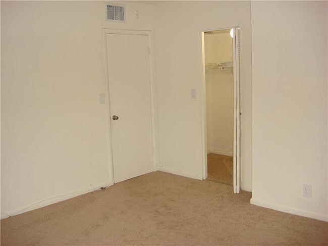 Building Photo - 770 SE 2nd Ave