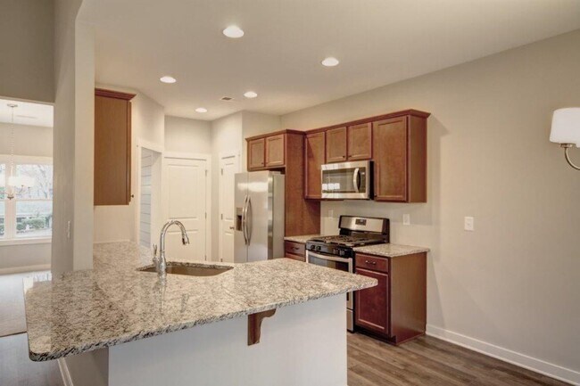 Building Photo - 3709 Centerview Dr