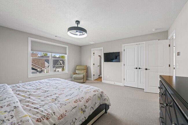 Building Photo - Modern Luxury!  Lakes of Orange Single family home