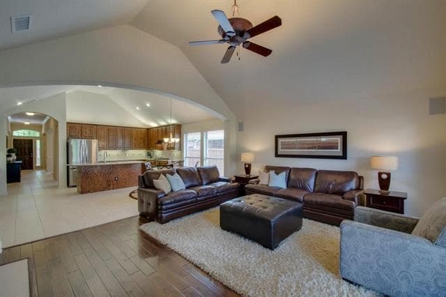 Building Photo - 914 White River Dr