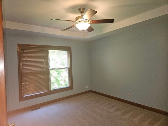 Building Photo - 733 Woodbury Ct