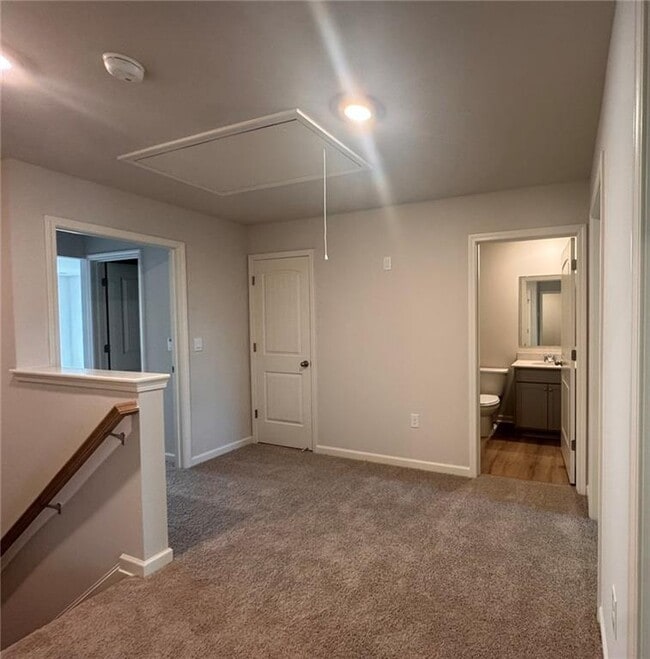 Building Photo - 22 Berryville Dr