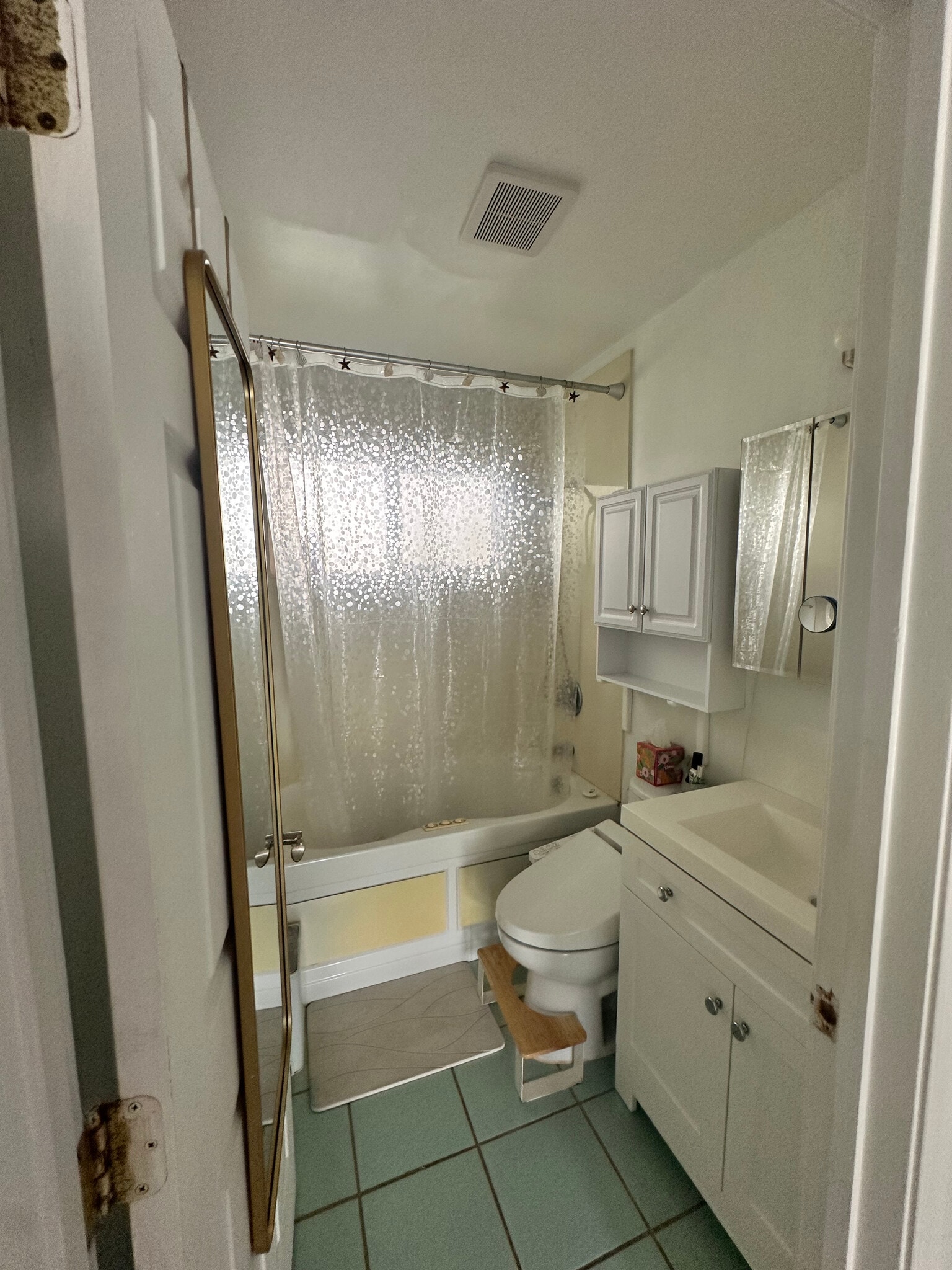 Building Photo - 1574 Wailele St