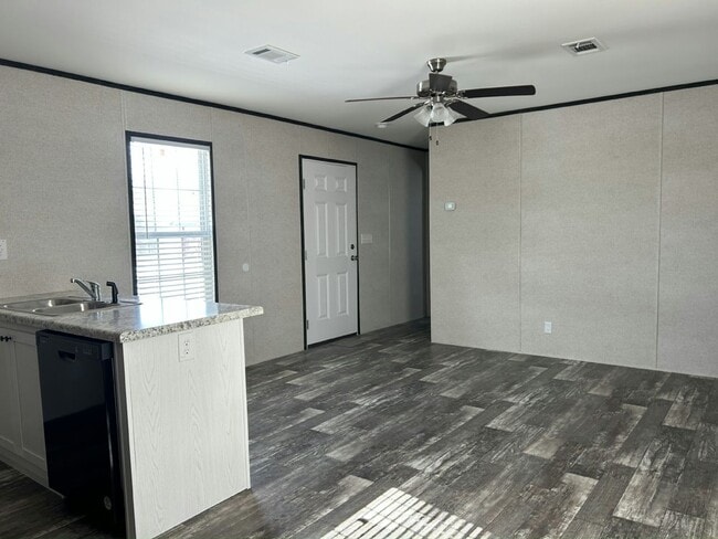 Building Photo - 21338 Lake Bambi Cir