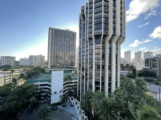 Building Photo - To register for the showing time below, no...