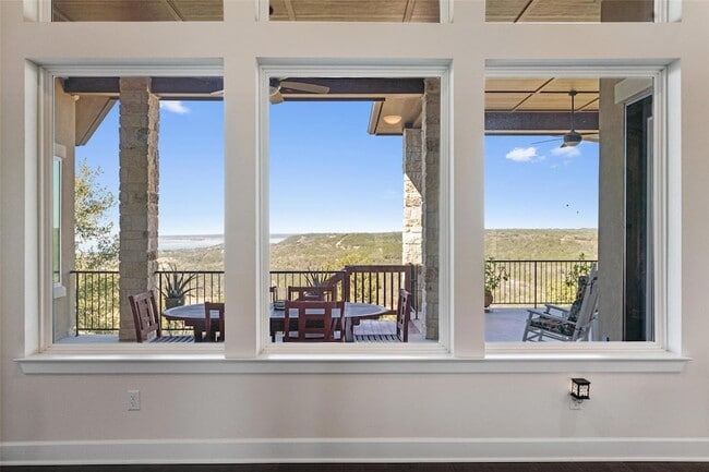 Building Photo - 235 Chestnut Crossing