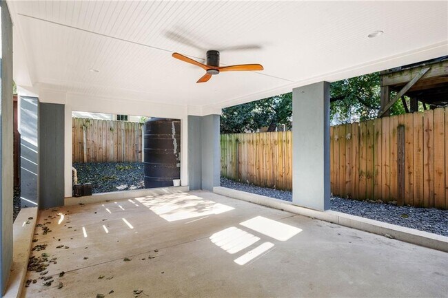 Building Photo - 654 Woodward Ave SE