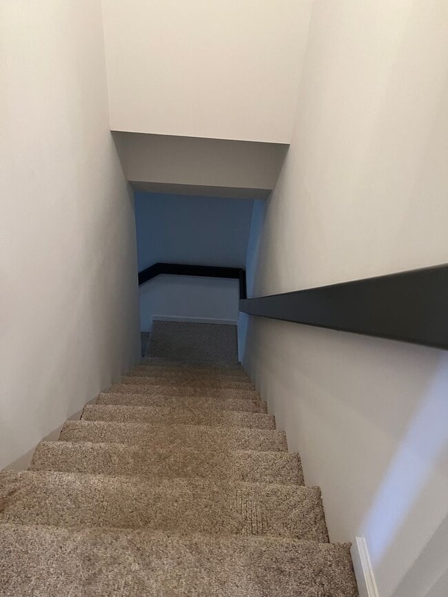 Building Photo - 2 bedroom/2.5 bath Condo Kingsport, TN