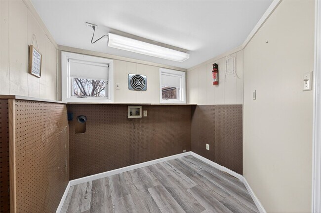 Building Photo - 5591 Old Hwy 21