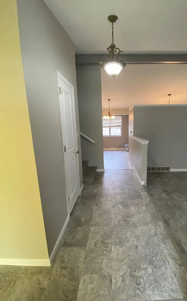 Building Photo - Comfort & Convenience in West Greeley