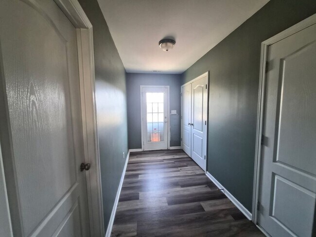 Building Photo - 103 Palin Trail