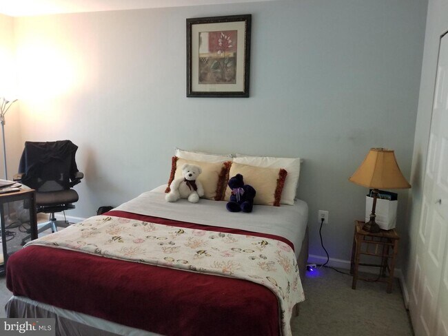 Building Photo - 8044 Inverness Ridge Rd