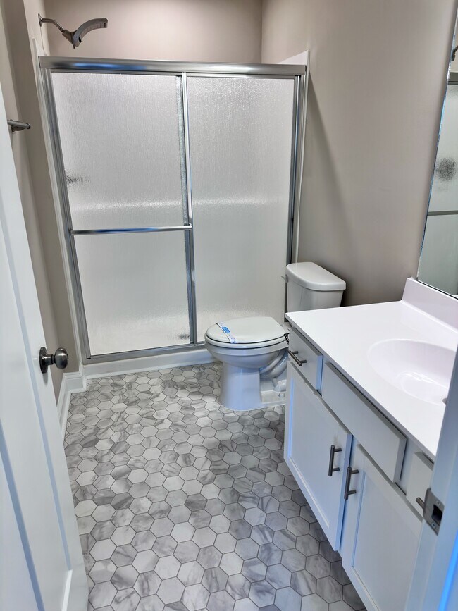 Building Photo - 617 Jacks Xing Dr