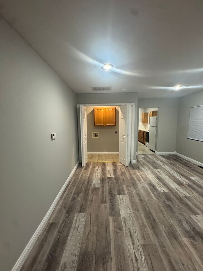 Building Photo - 2850 N Campbell Ave