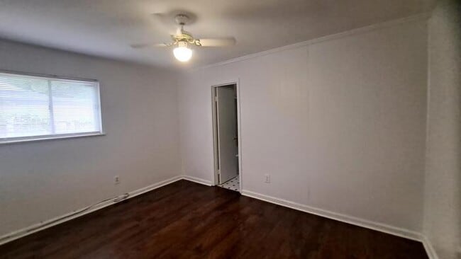 Building Photo - 8505 Lyn Ave