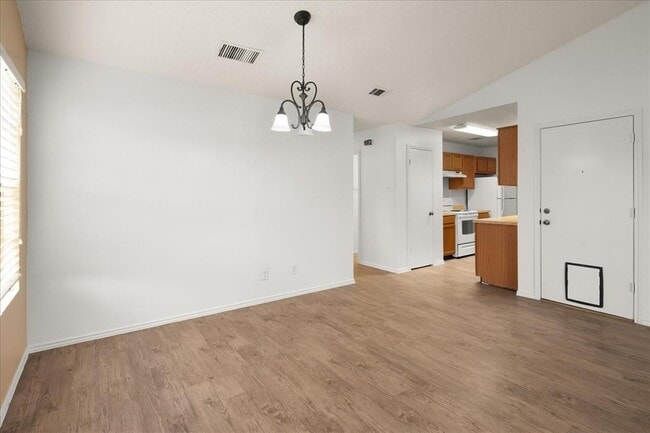 Building Photo - 220 Sailmaster St