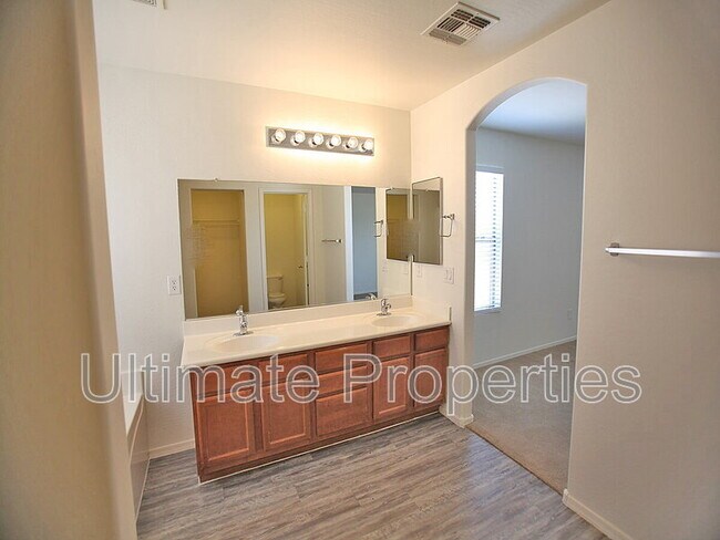 Building Photo - 23913 W Bowker St