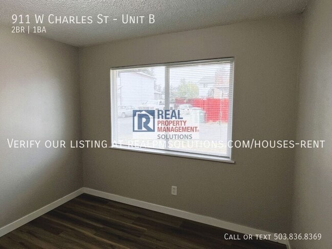 Building Photo - 911 Charles St