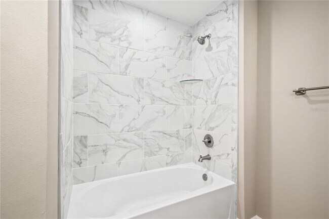 Building Photo - 519 SW 19th Ave