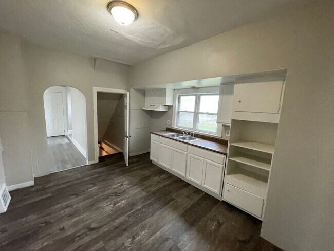 Building Photo - 1733-1737 Long Ave