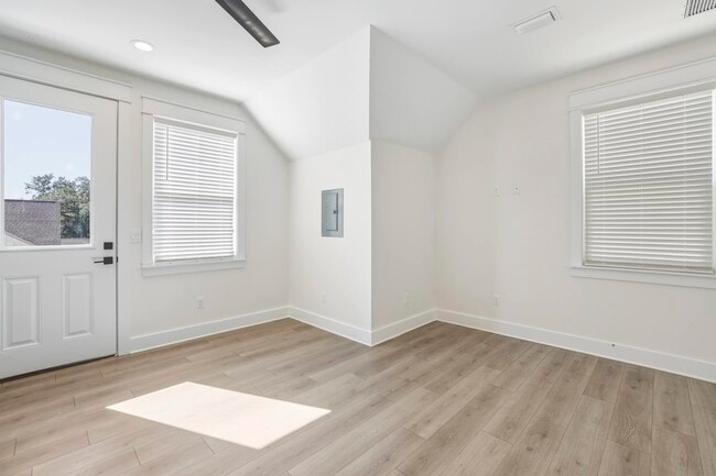 Building Photo - 4056 Biltmore Ave