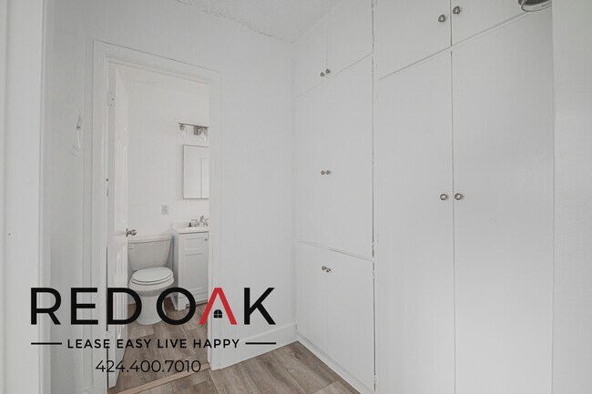 Building Photo - 630 N Cerritos Ave