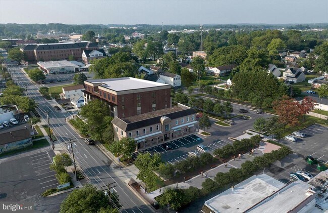 Building Photo - 128 N Bond St