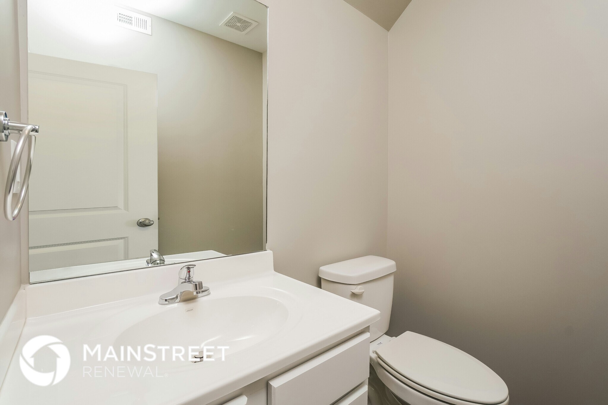 Building Photo - 2072 N Sarah Dr