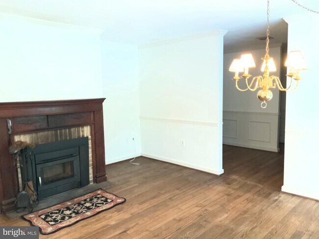 Building Photo - 413 Fruit Farm Rd