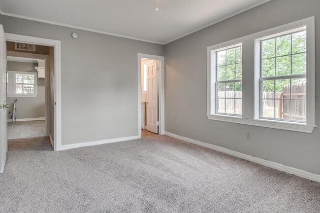 Building Photo - Move in specials available!