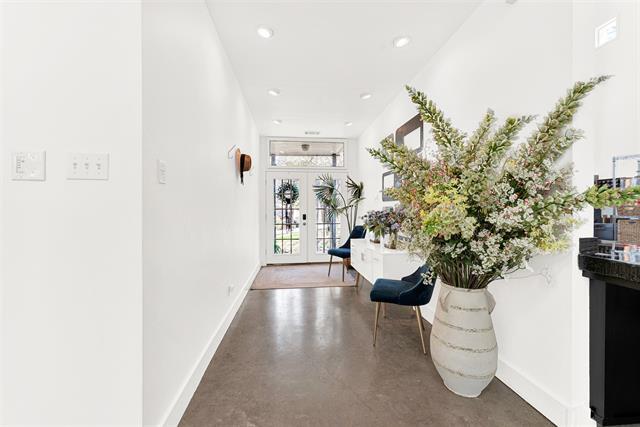 Building Photo - 1233 Lady Ln