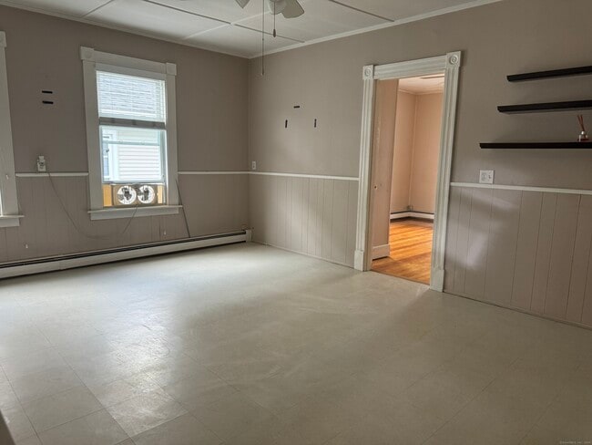 Building Photo - 704 Highland Ave