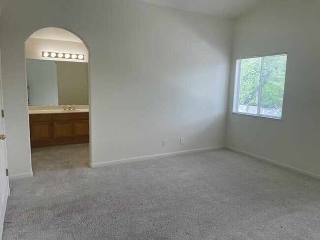 Building Photo - South Reno Three Bedroom Home with Land...