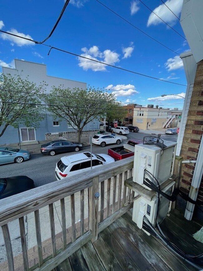 Building Photo - 3000 S 16th St