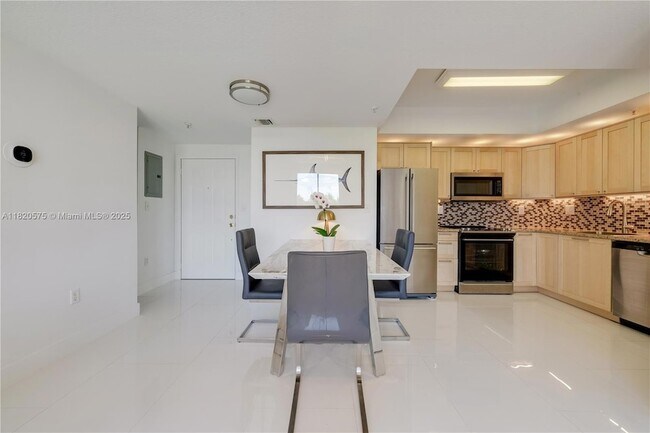 Building Photo - 3500 Coral Wy